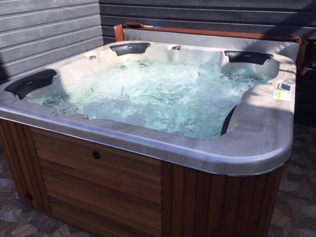 Le Flamboyant Avec Piscine Chauffee 30° Et Jacuzzi Appartement Saint-André Buitenkant foto